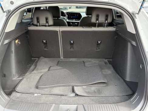 Used 2024 Chevrolet Trax ACTIV w/ Sunroof Package image 10