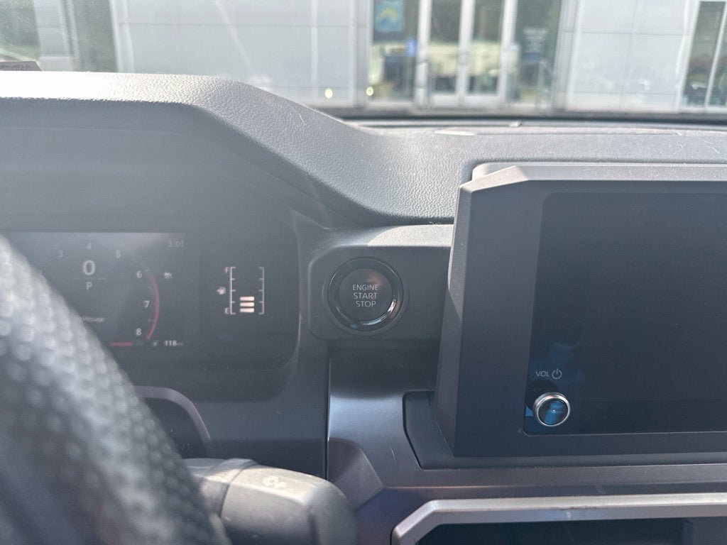 Used 2025 Toyota Tacoma SR5 AWD/4WD image 15