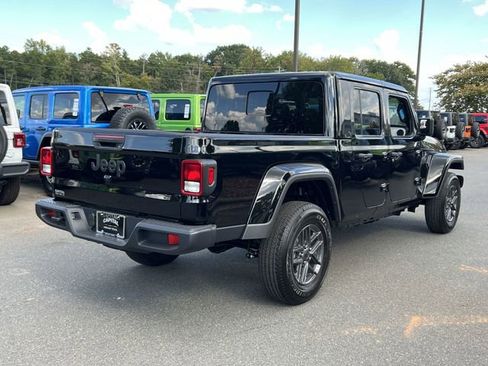 New 2025 Jeep Gladiator Sport AWD/4WD image 12