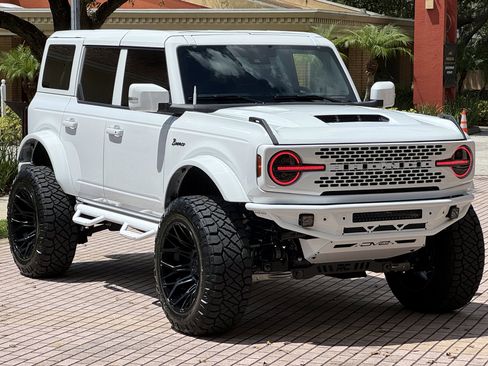 Used 2025 Ford Bronco Outer Banks AWD/4WD image 5