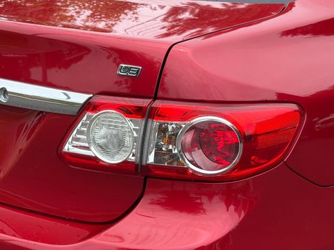 Used 2012 Toyota Corolla LE FWD image 5