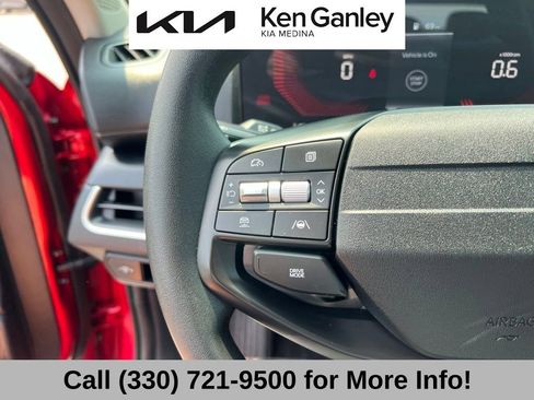 Certified 2025 Kia K4 FWD image 31