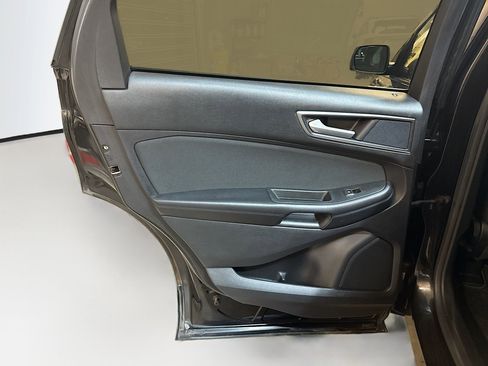 Used 2015 Ford Edge SE image 24