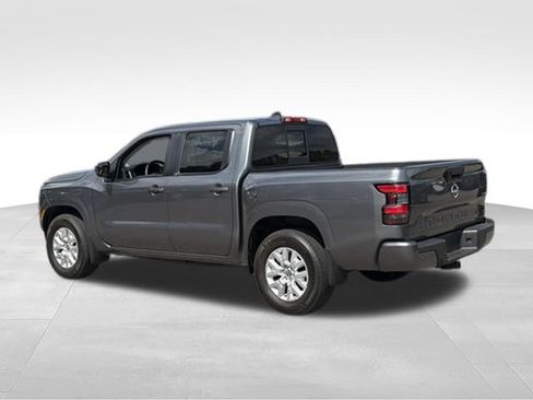 Used 2022 Nissan Frontier SV RWD image 3