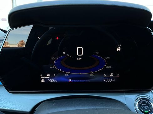 Used 2025 Chevrolet Trax LT image 36