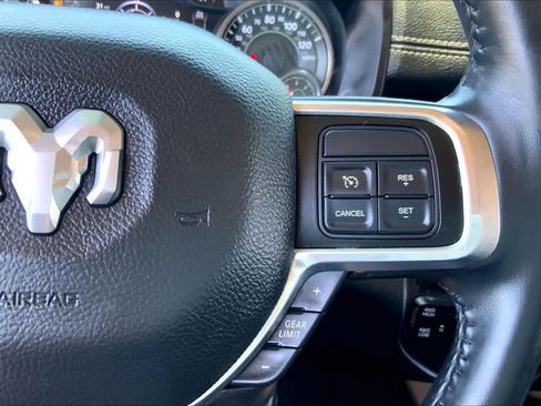 Used 2022 RAM 2500 Laramie AWD/4WD image 25