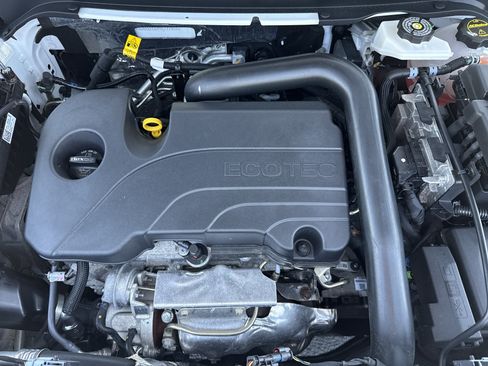 Used 2024 Chevrolet Equinox LT FWD image 5