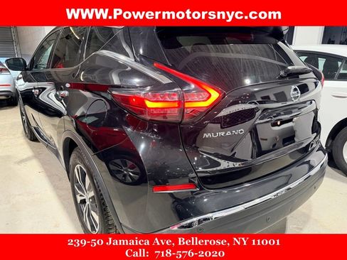 Used 2021 Nissan Murano SV image 2