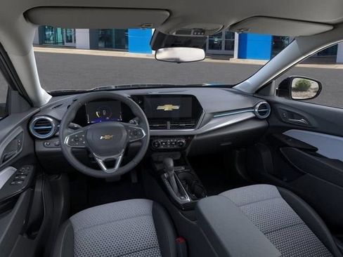 New 2026 Chevrolet Trax LT w/ Driver Confidence Package FWD image 16
