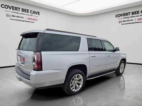 Used 2017 GMC Yukon XL SLT w/ Open Road Package image 9