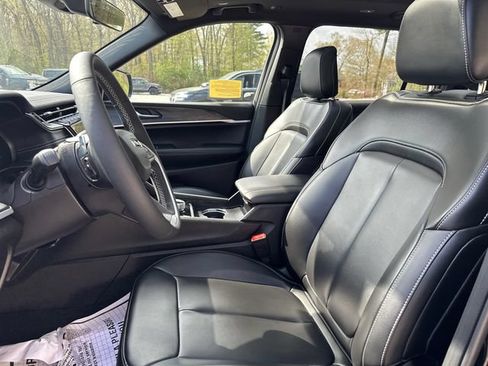 Used 2025 Jeep Grand Cherokee L Limited AWD/4WD image 41