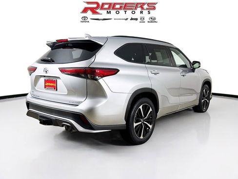 Used 2021 Toyota Highlander XSE image 13