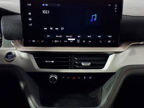 Used 2025 Ford Explorer Active image 24