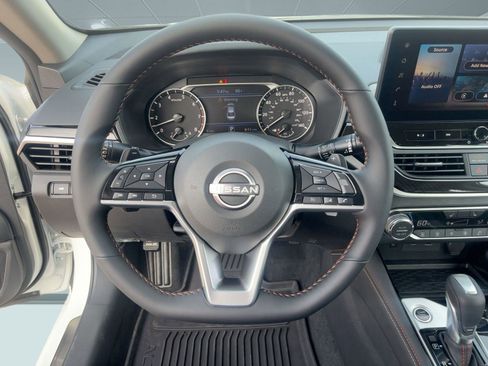 New 2025 Nissan Altima 2.5 SR w/ SR Premium Package image 18