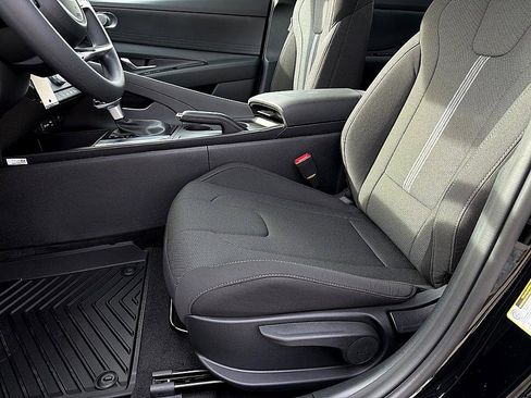 New 2026 Hyundai Elantra SE image 8