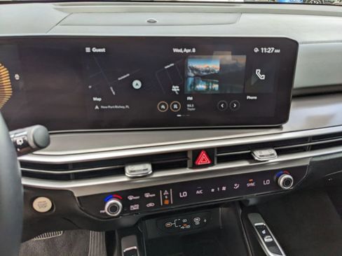 Certified 2025 Kia Sorento S image 24