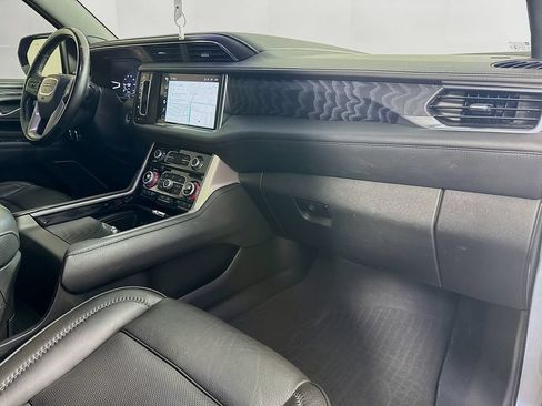 Used 2022 GMC Yukon Denali AWD/4WD image 38