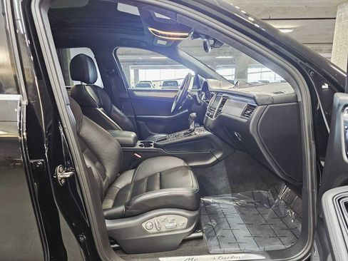 Used 2016 Porsche Macan Turbo w/ Premium Package Plus image 27