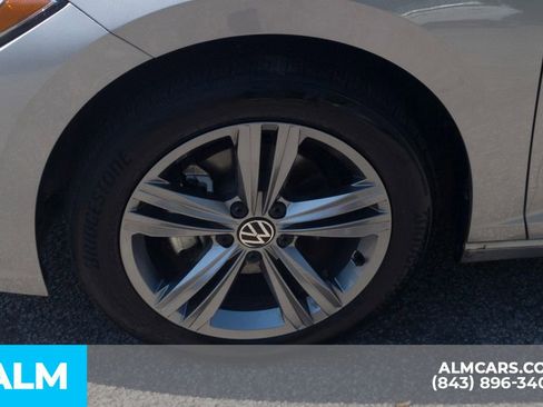 Used 2024 Volkswagen Jetta SE image 12