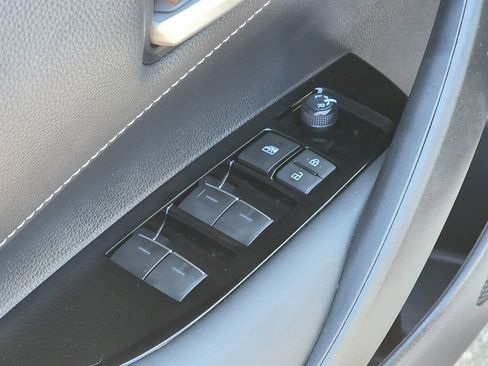 Used 2024 Toyota Corolla SE image 25