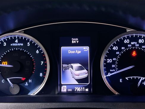 Used 2016 Toyota Camry XLE w/ Advanced Technology Package FWD image 22