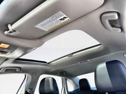 Used 2023 Volkswagen Jetta SE w/ Panoramic Sunroof Package FWD image 13