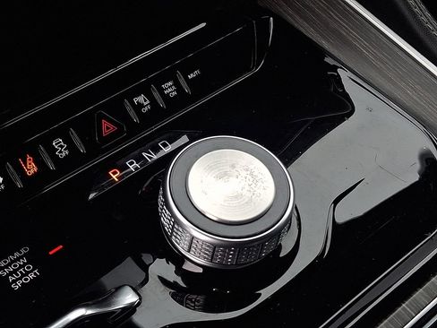 Used 2024 Jeep Wagoneer Series II image 14