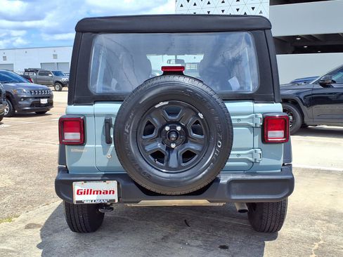 Used 2024 Jeep Wrangler Unlimited Sport AWD/4WD image 26