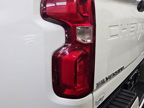 Used 2020 Chevrolet Silverado 2500 High Country w/ Z71 Off-Road Package AWD/4WD image 39