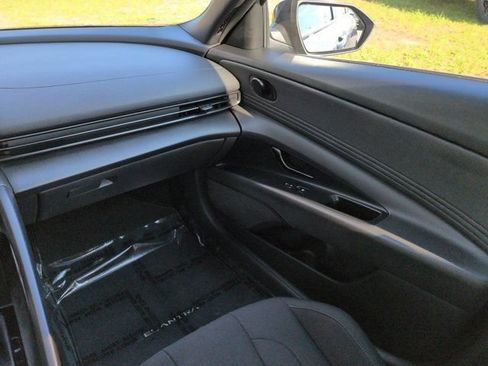 Used 2025 Hyundai Elantra Sport FWD image 15