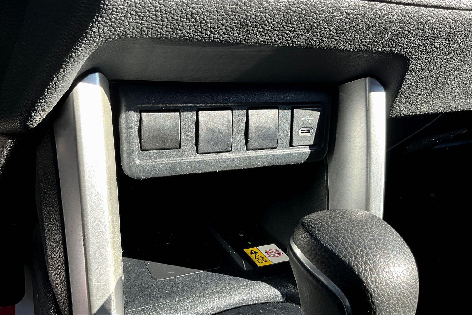 Used 2023 Toyota Corolla Cross LE AWD/4WD image 12