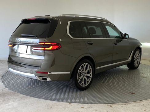 Used 2025 BMW X7 xDrive40i w/ Premium Package image 8