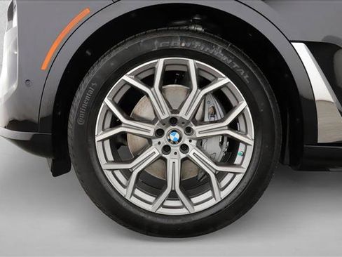 Used 2025 BMW X7 xDrive40i image 11