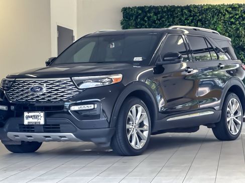 Certified 2021 Ford Explorer Platinum w/ Equipment Group 601A AWD/4WD image 8