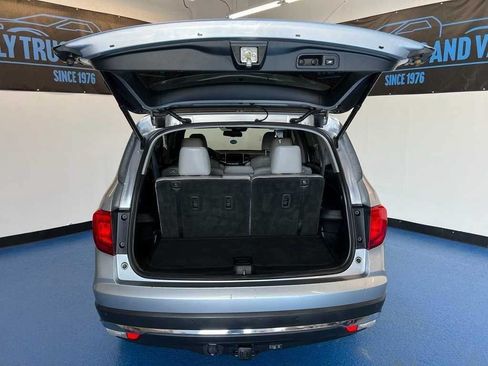 Used 2017 Honda Pilot Touring image 4