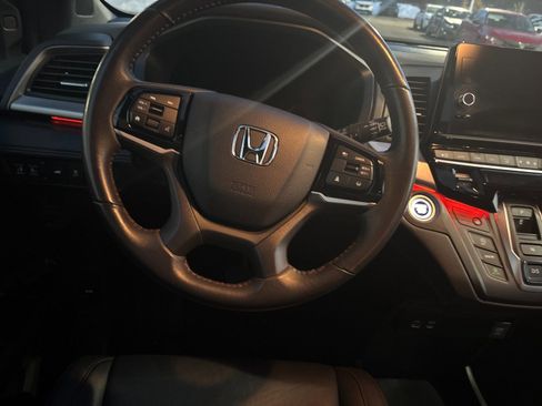 Used 2025 Honda Odyssey Sport-L image 15