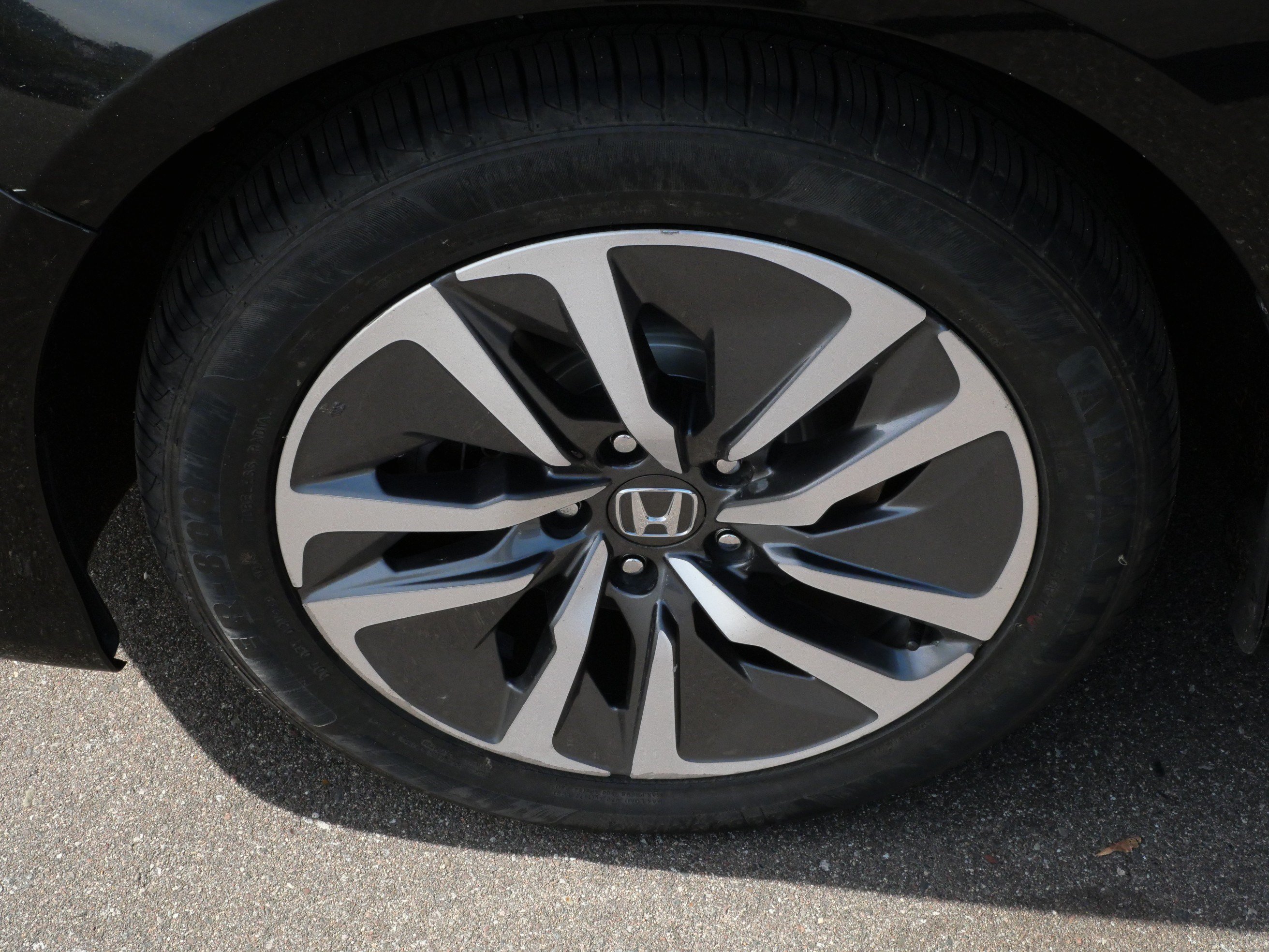Certified 2018 Honda Accord EX-L image 10