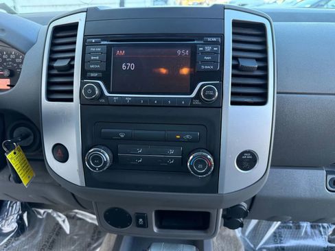 Used 2016 Nissan Frontier SV image 19