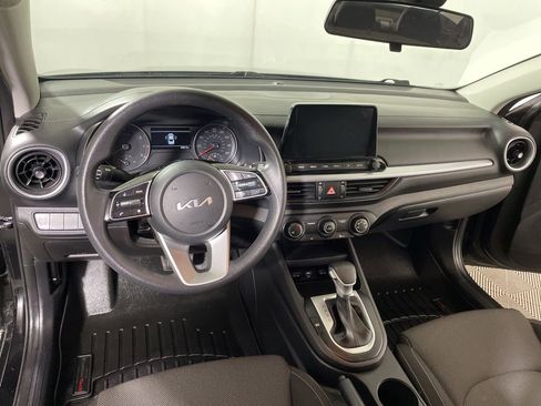 Used 2023 Kia Forte LXS image 7