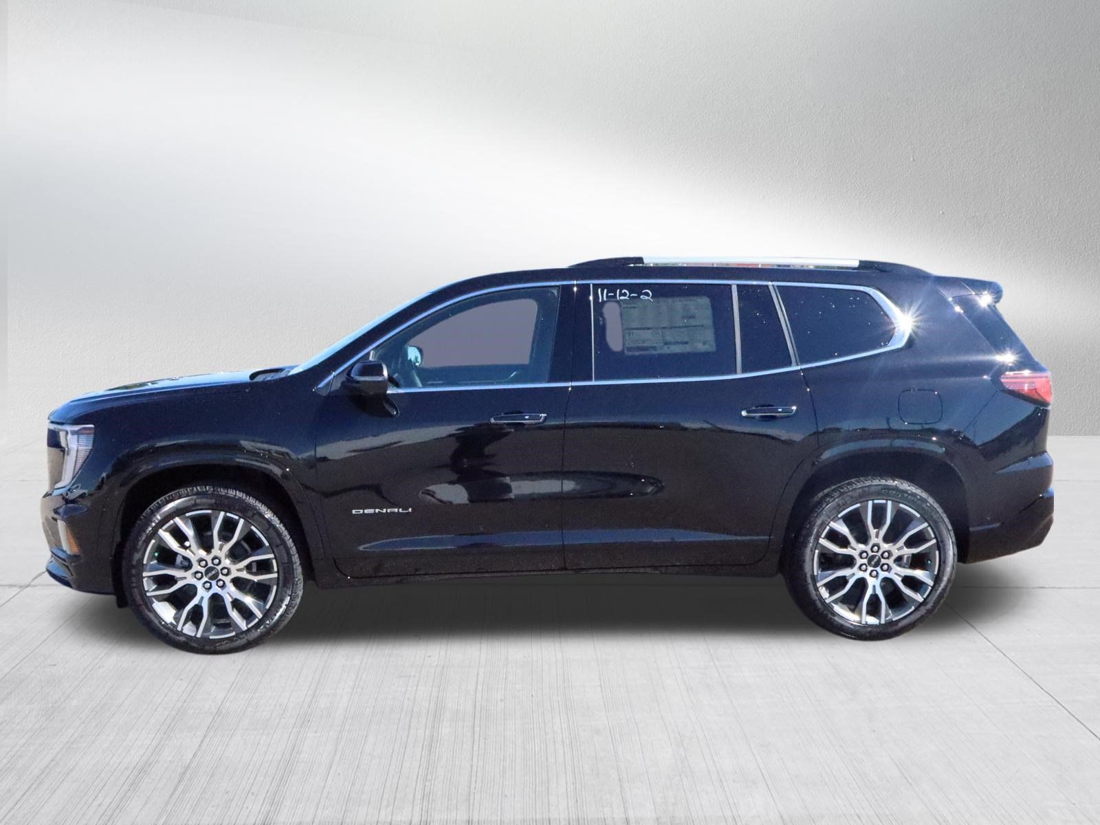 New 2026 GMC Acadia Denali Ultimate w/ LPO, Floor Liner Package AWD/4WD image 4