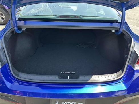 Used 2025 Hyundai Elantra SEL FWD image 10