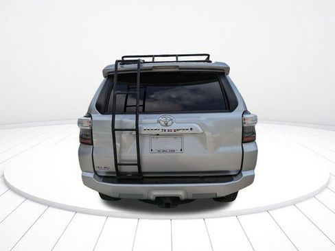 Used 2018 Toyota 4Runner SR5 Premium image 5