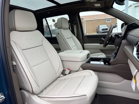 New 2026 GMC Yukon Denali w/ Sun & Power Step Package image 22