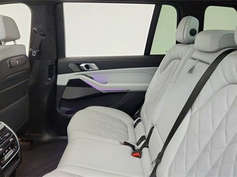 Used 2026 BMW X7 xDrive40i image 33