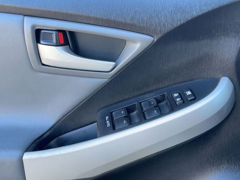 Used 2014 Toyota Prius Four image 20