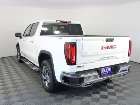New 2026 GMC Sierra 1500 SLT image 25