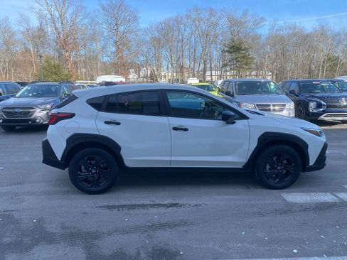 Used 2024 Subaru Crosstrek 2.0i image 4
