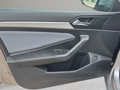 New 2026 Volkswagen Jetta SE FWD image 19