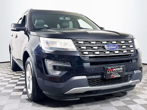 Used 2016 Ford Explorer XLT w/ Equipment Group 202A image 1