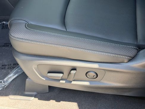 New 2026 Nissan Pathfinder SL FWD image 18